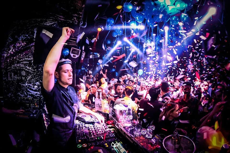 #6 Electronic / Dance — Top 10 Most Debated: Best Genre of Music