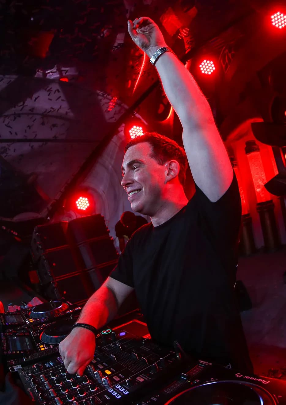 #5 Hardwell — Top 10 Dutch DJs & Music Artists in 2026