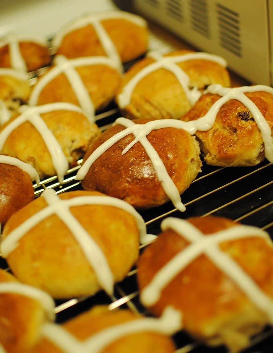 #4 Hot Cross Buns — United Kingdom — Top 10 Easter Foods From Around the World in 2026