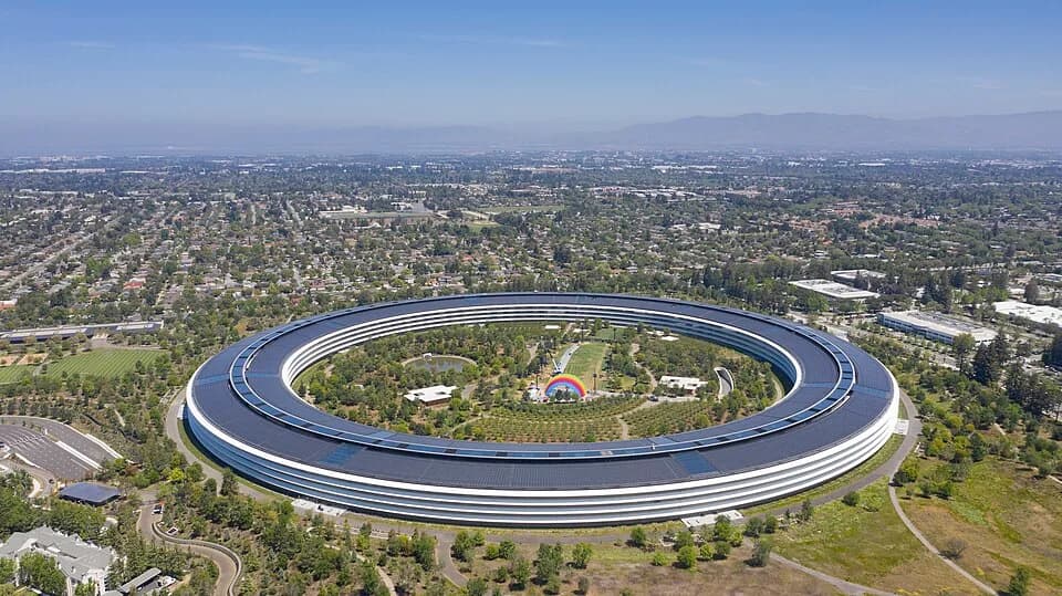 #1 Apple — Top 10 US Tech Giants by Market Capitalization 2026