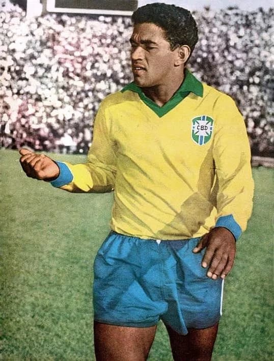 #9 Garrincha (Brazil) — Top 10 Latin American Football Legends
