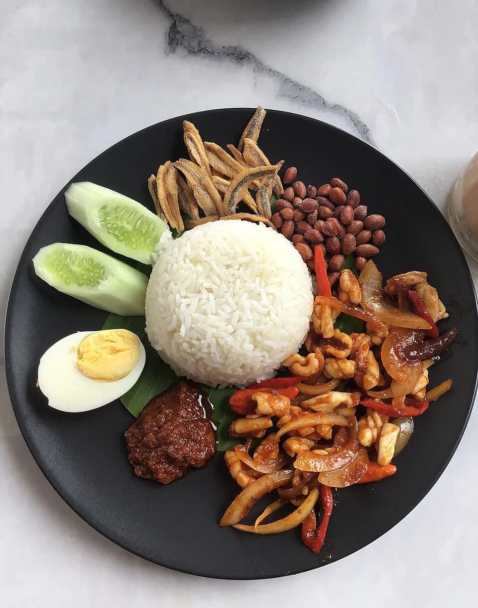 #1 Nasi Lemak — Top 10 Malaysian Foods to Try in 2026