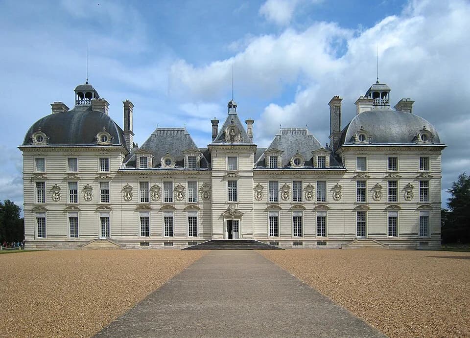 #5 Chateau de Cheverny — Top 10 Chateaux in the Loire Valley 2026