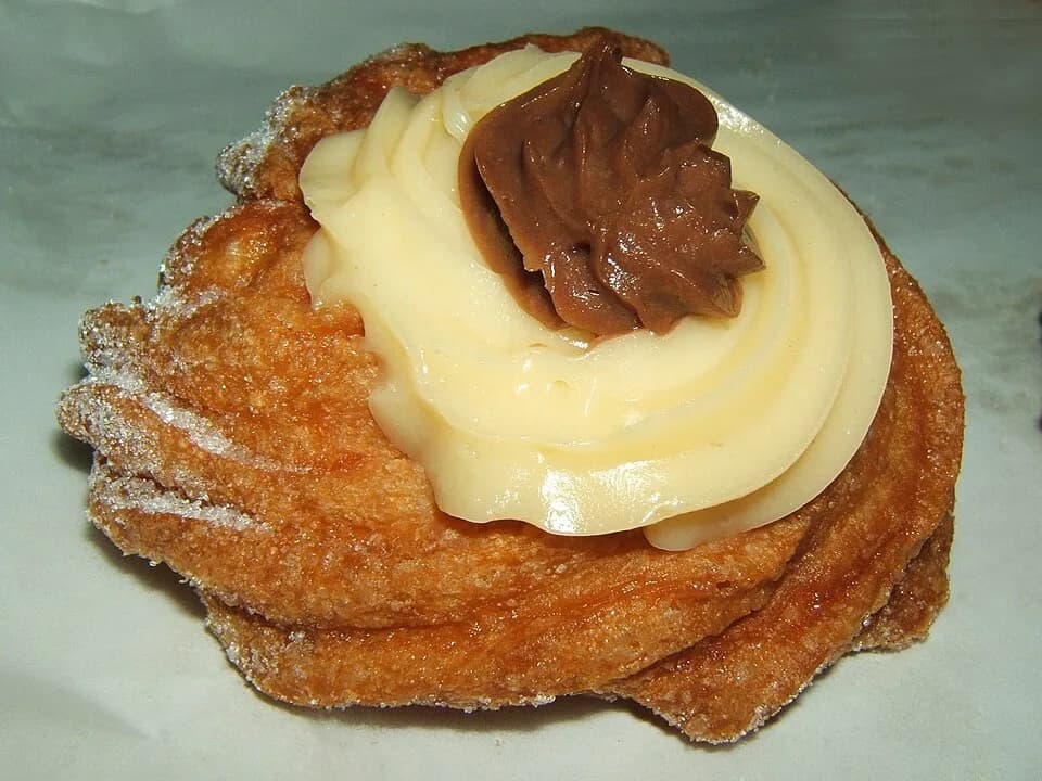 #9 Zeppole — Top 10 Italian Desserts in 2026