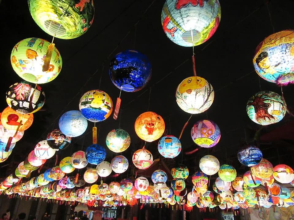 #2 Lantern Festival (Yuanxiao) — Top 10 Chinese Festivals & Holidays