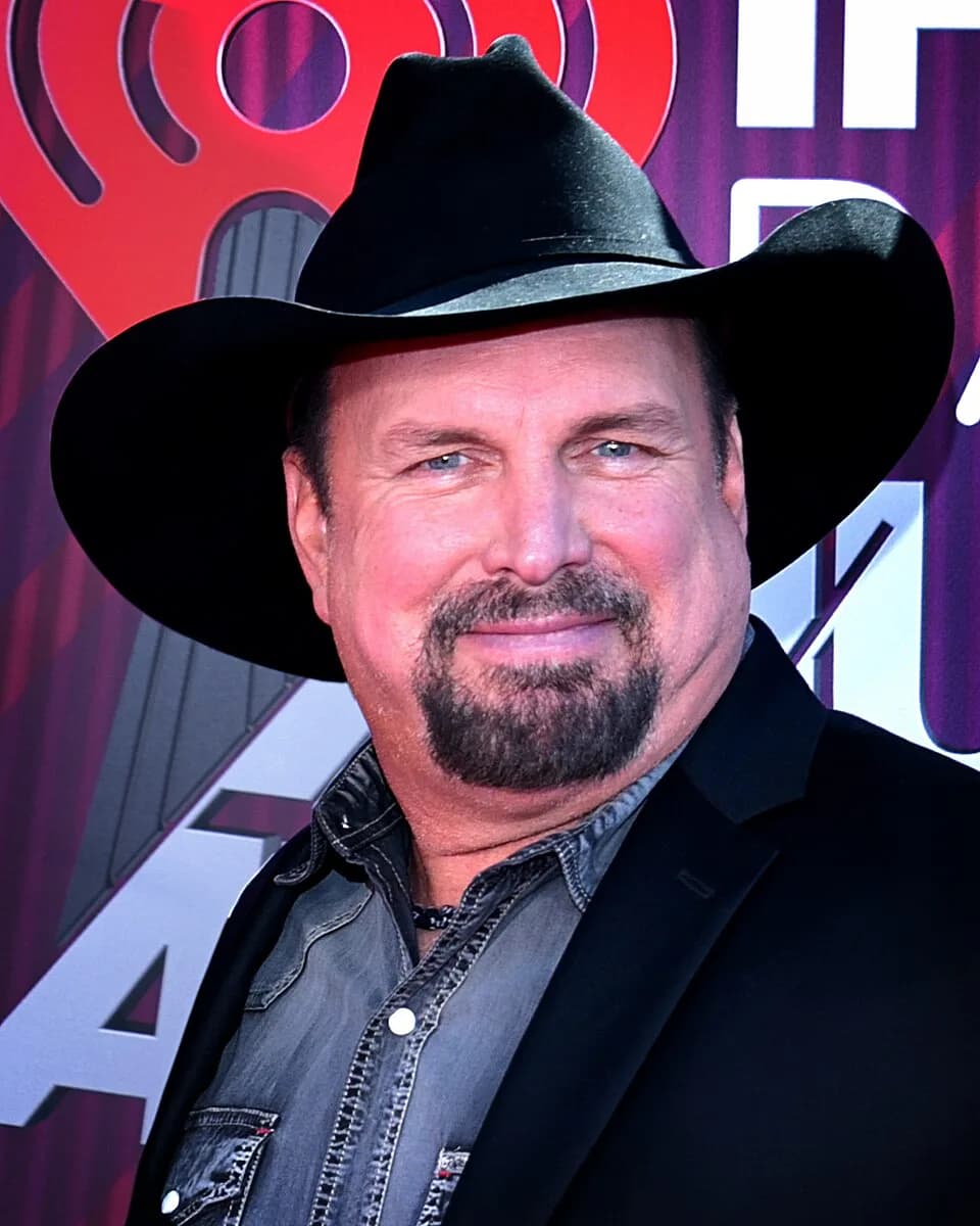 #9 Garth Brooks — Top 10 Best Country Artists of All Time