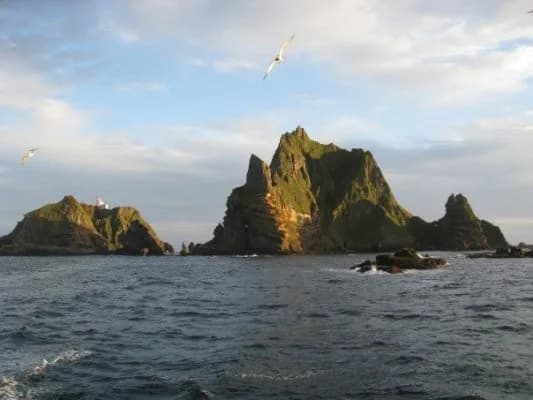 #10 Dokdo — Top 10 Korean Islands to Visit