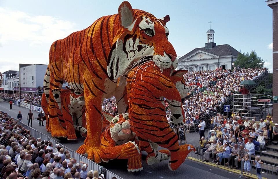 #4 Flower Parade (Bloemencorso) — Top 10 Tulip & Flower Experiences in the Netherlands 2026