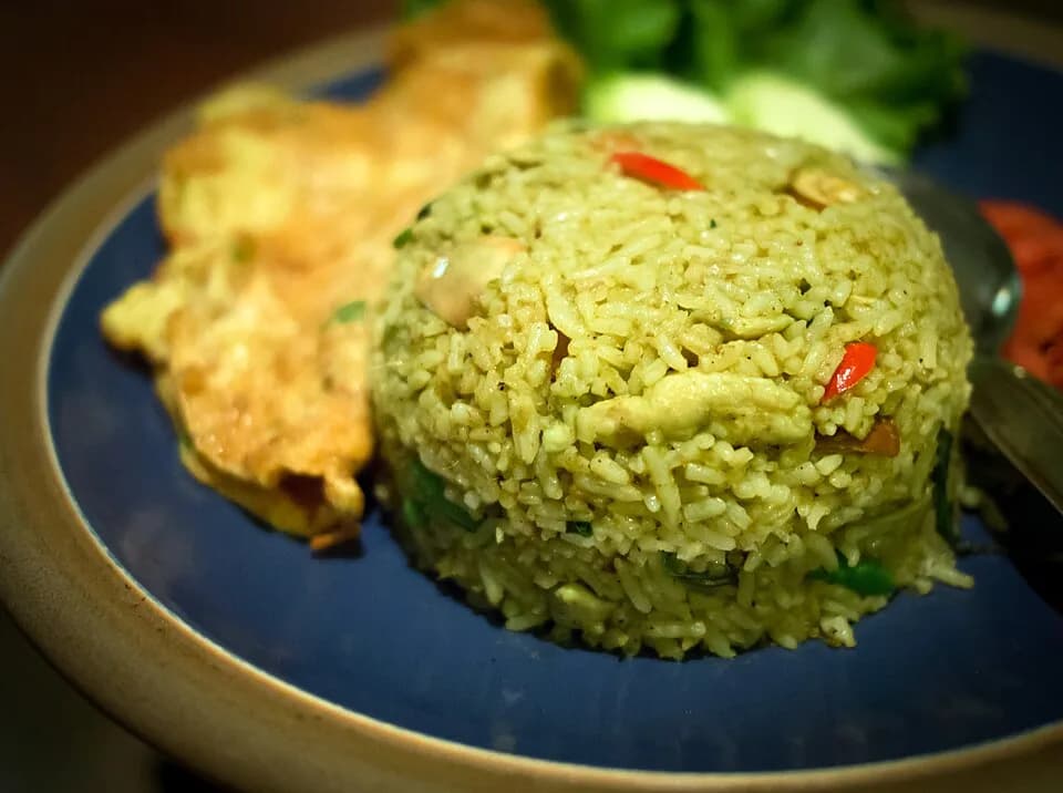 #6 Khao Pad (Fried Rice) — Top 10 Thai Dishes You Must Try in 2026