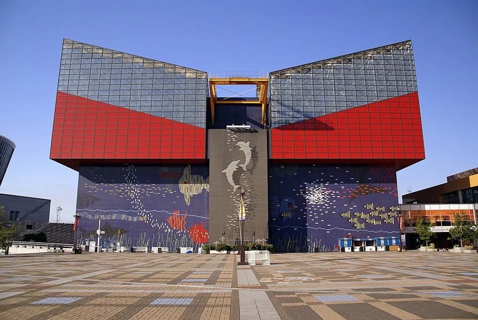 #6 Osaka Aquarium Kaiyukan — Top 20 Best Family Destinations in Japan From Hong Kong 2026