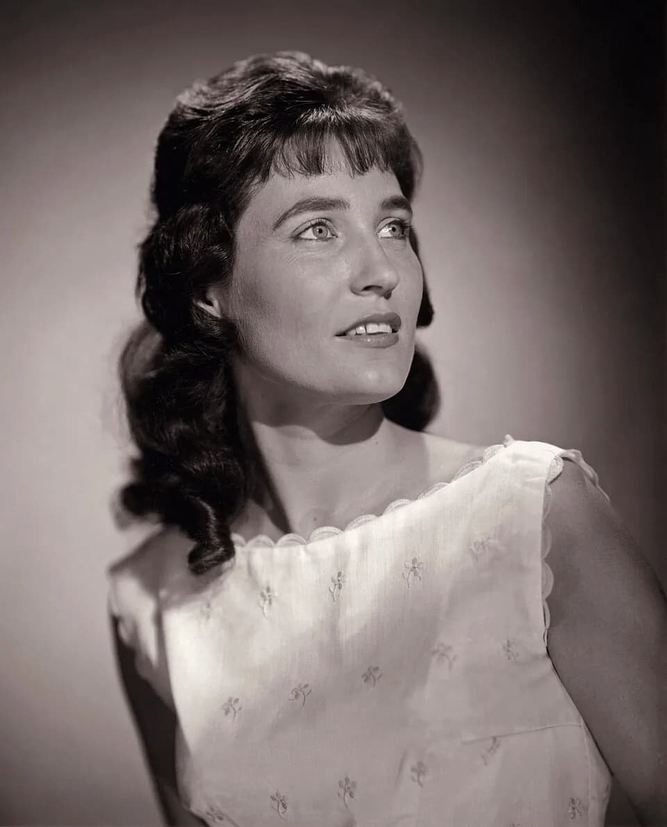 #8 Loretta Lynn — Top 10 Best Country Artists of All Time