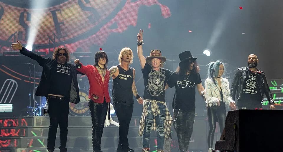 #4 Guns N' Roses (1996) — Top 10 Worst Band Breakups