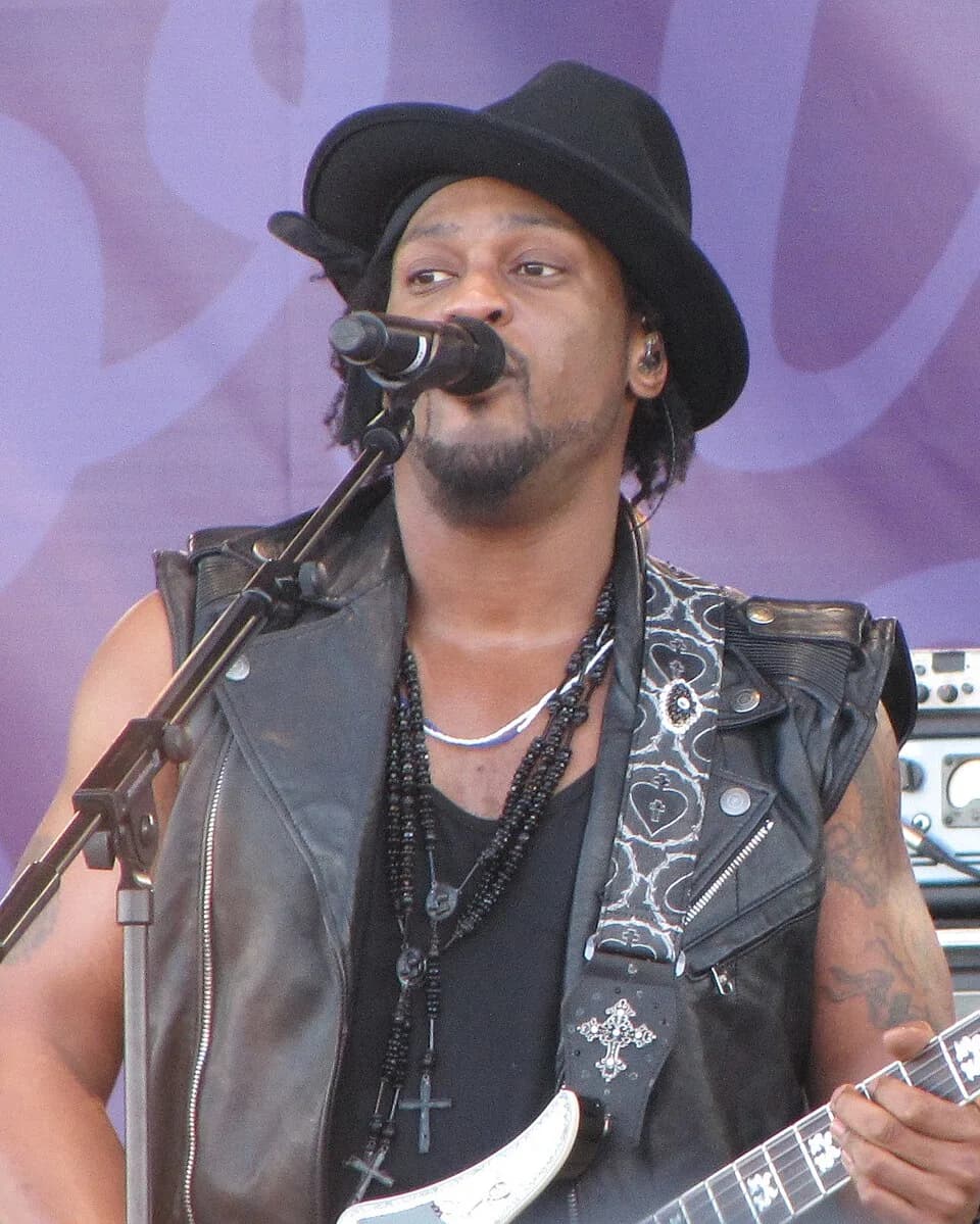 #5 D'Angelo — Top 10 Greatest R&B Artists of All Time — Fan-Voted Rankings
