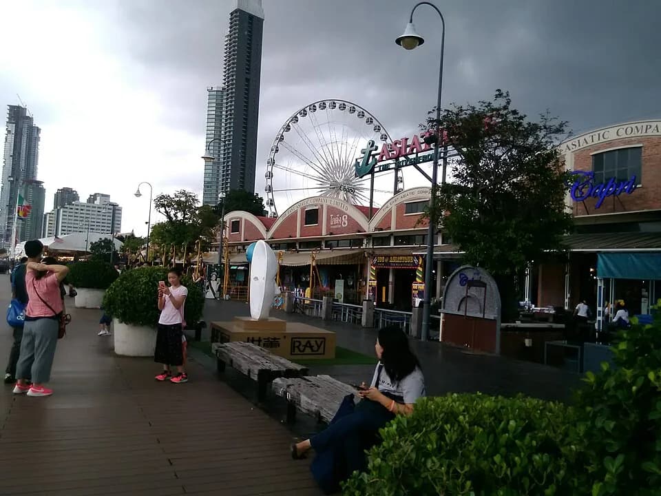 #7 Asiatique The Riverfront — Top 10 Street Food Markets in Bangkok
