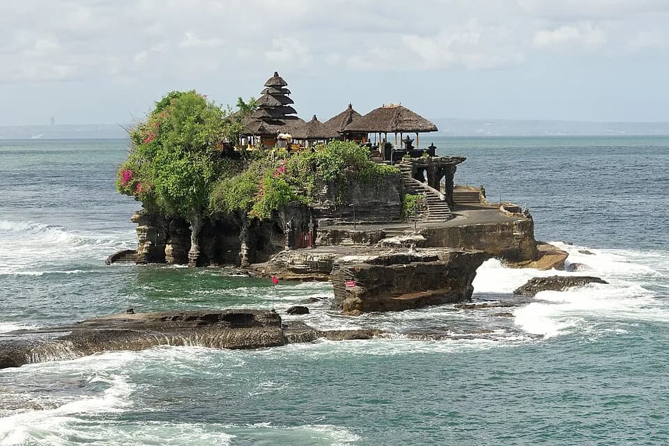 #3 Tanah Lot — Top 10 Indonesian Temples in 2026