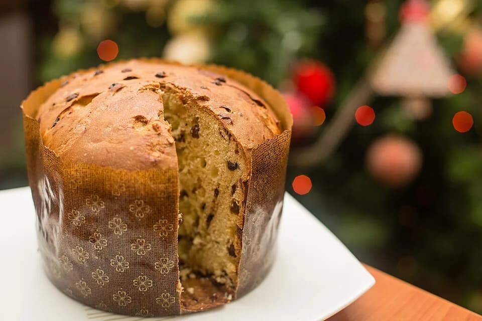 #7 Panettone — Top 10 Italian Desserts in 2026