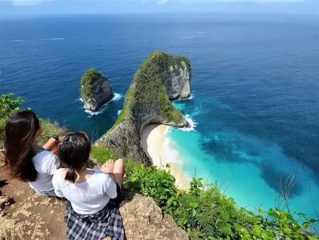 #2 Kelingking Beach (Nusa Penida) — Top 10 Indonesian Beaches in 2026