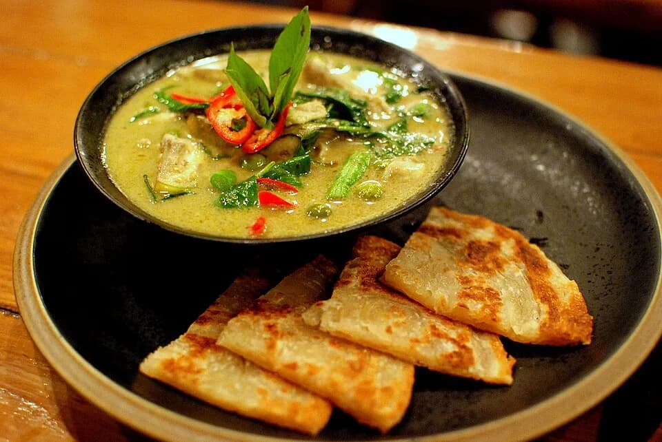 #5 Green Curry (Gaeng Keow Wan) — Top 10 Thai Dishes You Must Try in 2026
