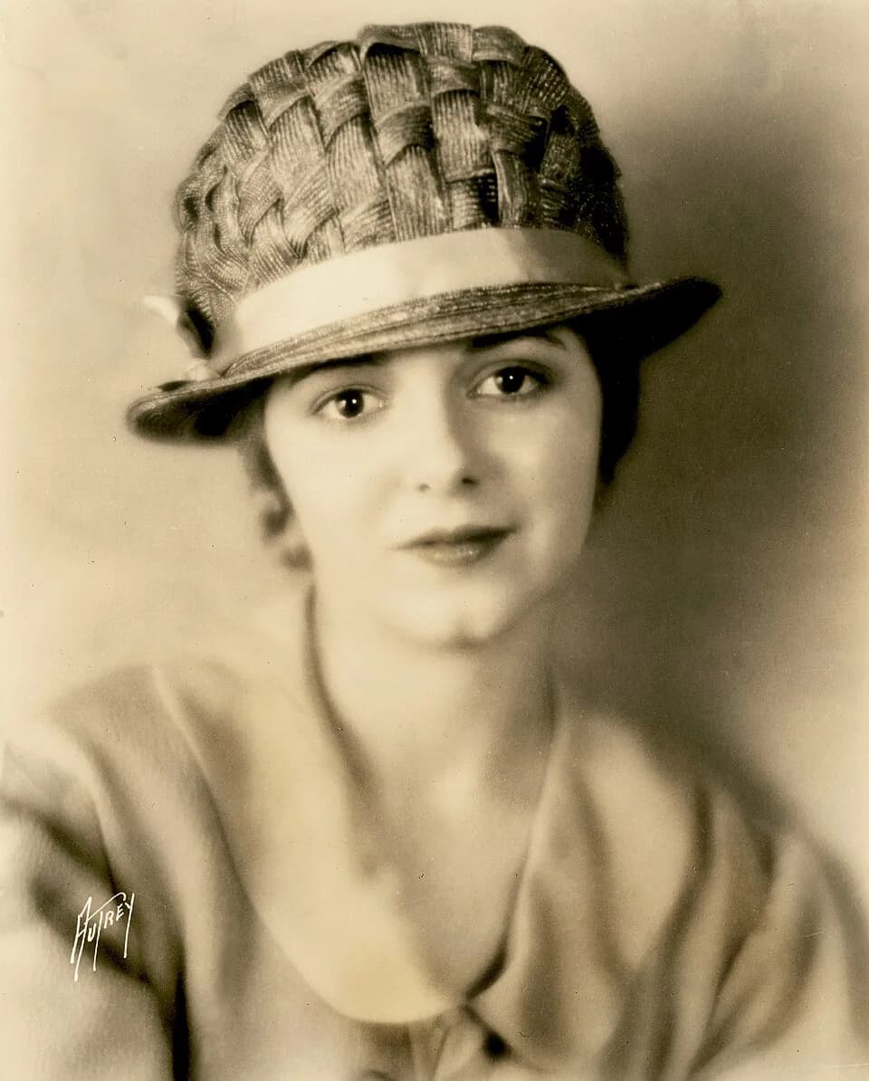 #7 Sunrise: A Song of Two Humans (1927) — Top 10 Greatest Films of All Time