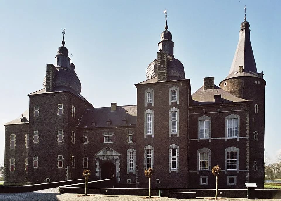 #9 Hoensbroek Castle — Top 10 Castles to Visit in the Netherlands 2026