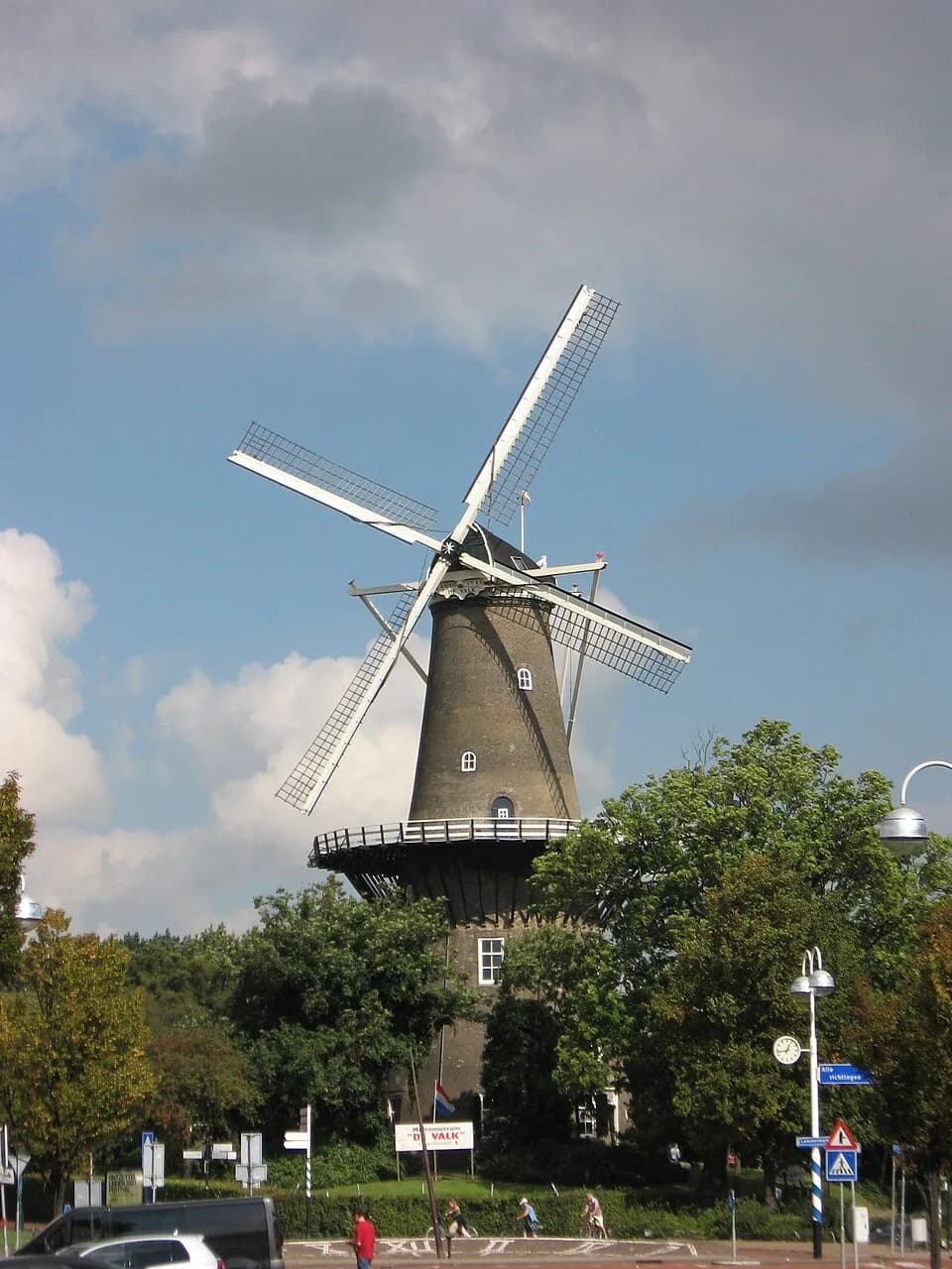 #8 De Valk (Leiden) — Top 10 Windmills & Heritage Sites in the Netherlands 2026