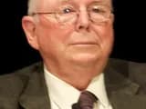 #1 Poor Charlie's Almanack — Charlie Munger — Top 10 Business Books That Successful People Read Over and Over Again