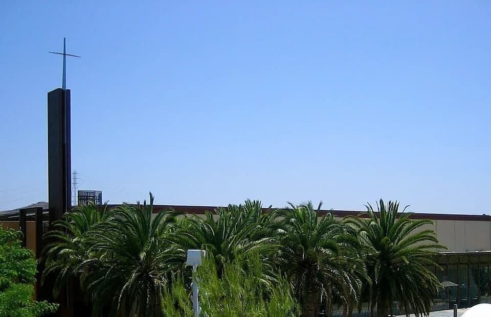#3 Saddleback Church — Top 10 Megachurches Making a Global Impact