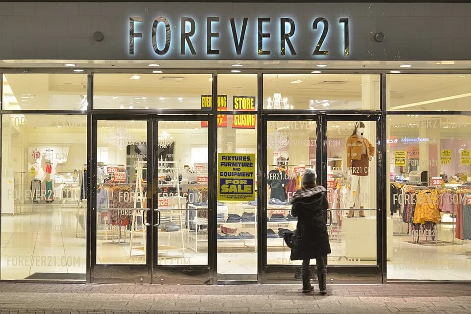 #8 Forever 21 — Top 10 Worst Fast Fashion Brands