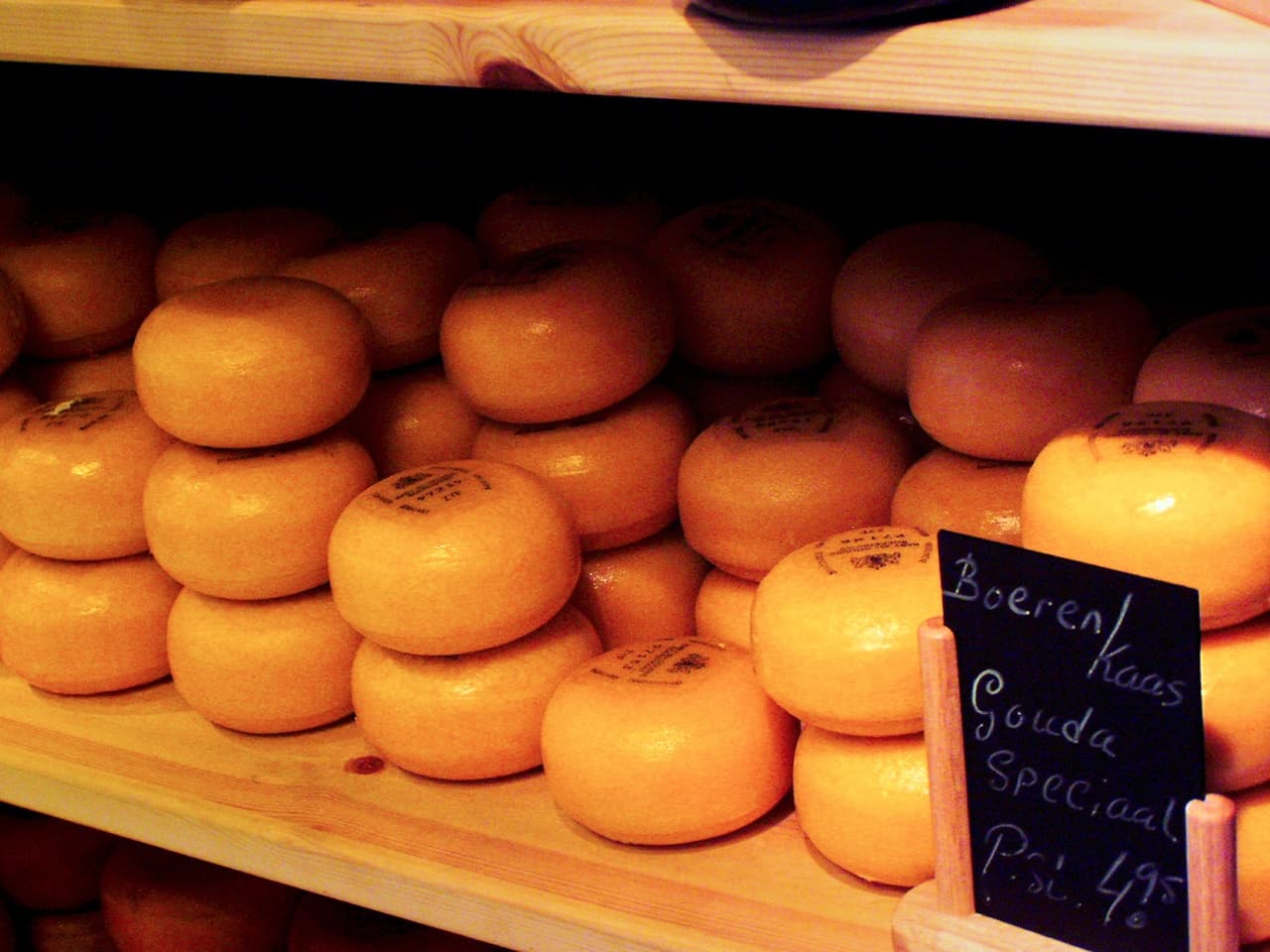 Top 10 Dutch Cheeses to Try in 2026