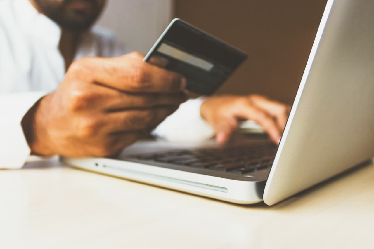 Top 10 Best Ways to Save Money Shopping Online — Lifestyle Top 10 List
