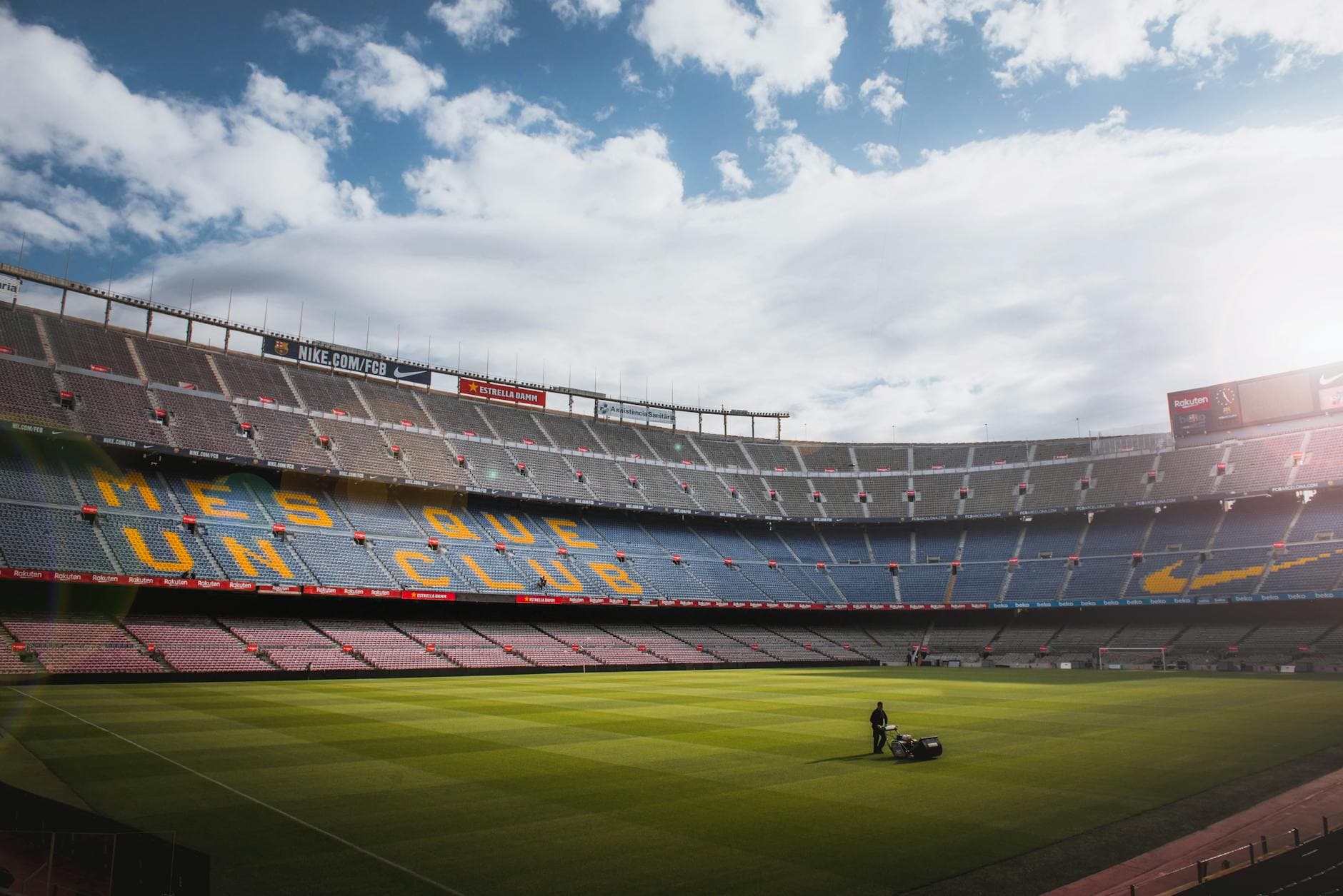 Top 10 Best Football Stadiums in the World