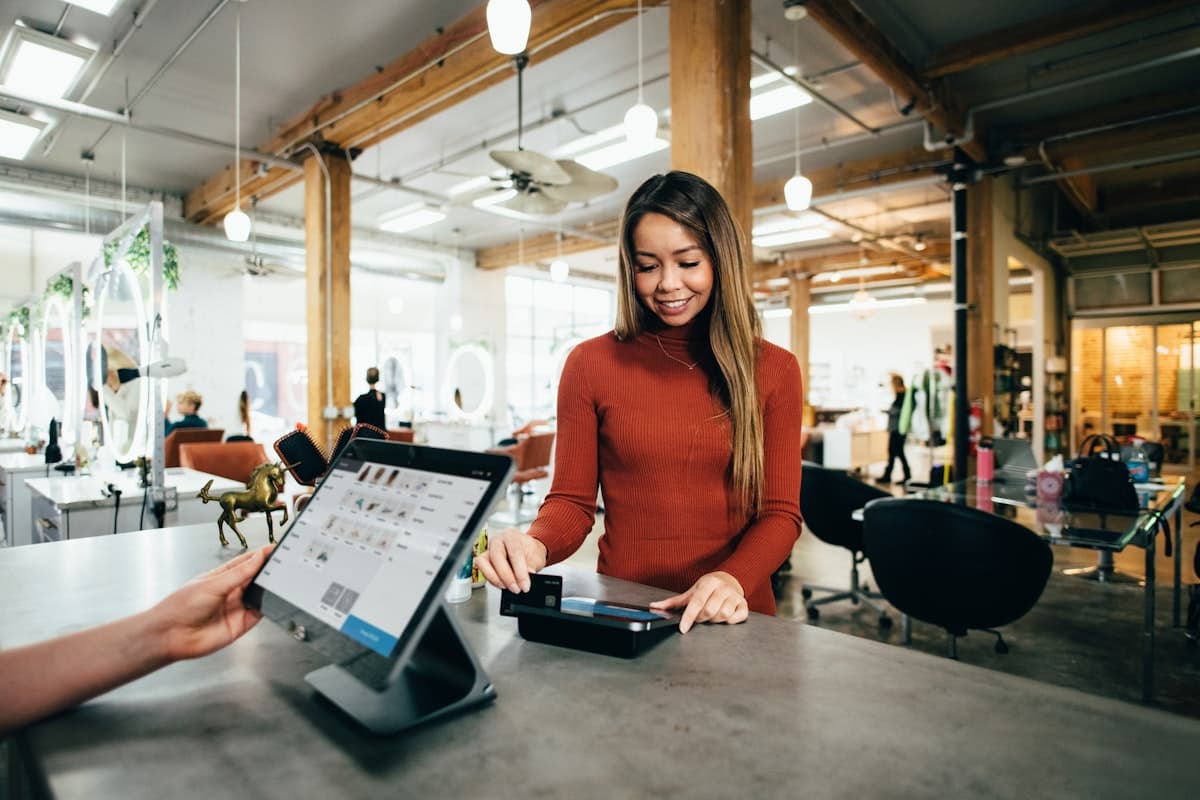 Top 10 Best Credit Cards for Low Annual Fees in Hong Kong