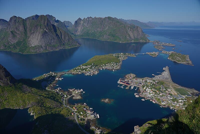 #7 Lofoten Islands, Norway — Top 10 Best Places to See Northern Lights