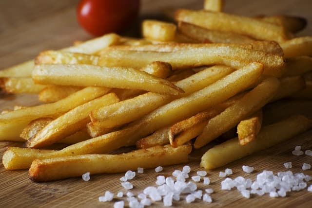 #1 French Fries Dipped in Milkshake — Top 10 Most Debated Food Pairings