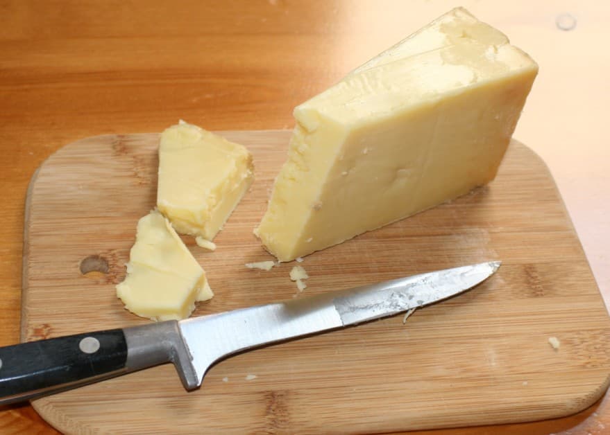 #10 Cheddar Cheese on Apple Pie — Top 10 Most Debated Food Pairings