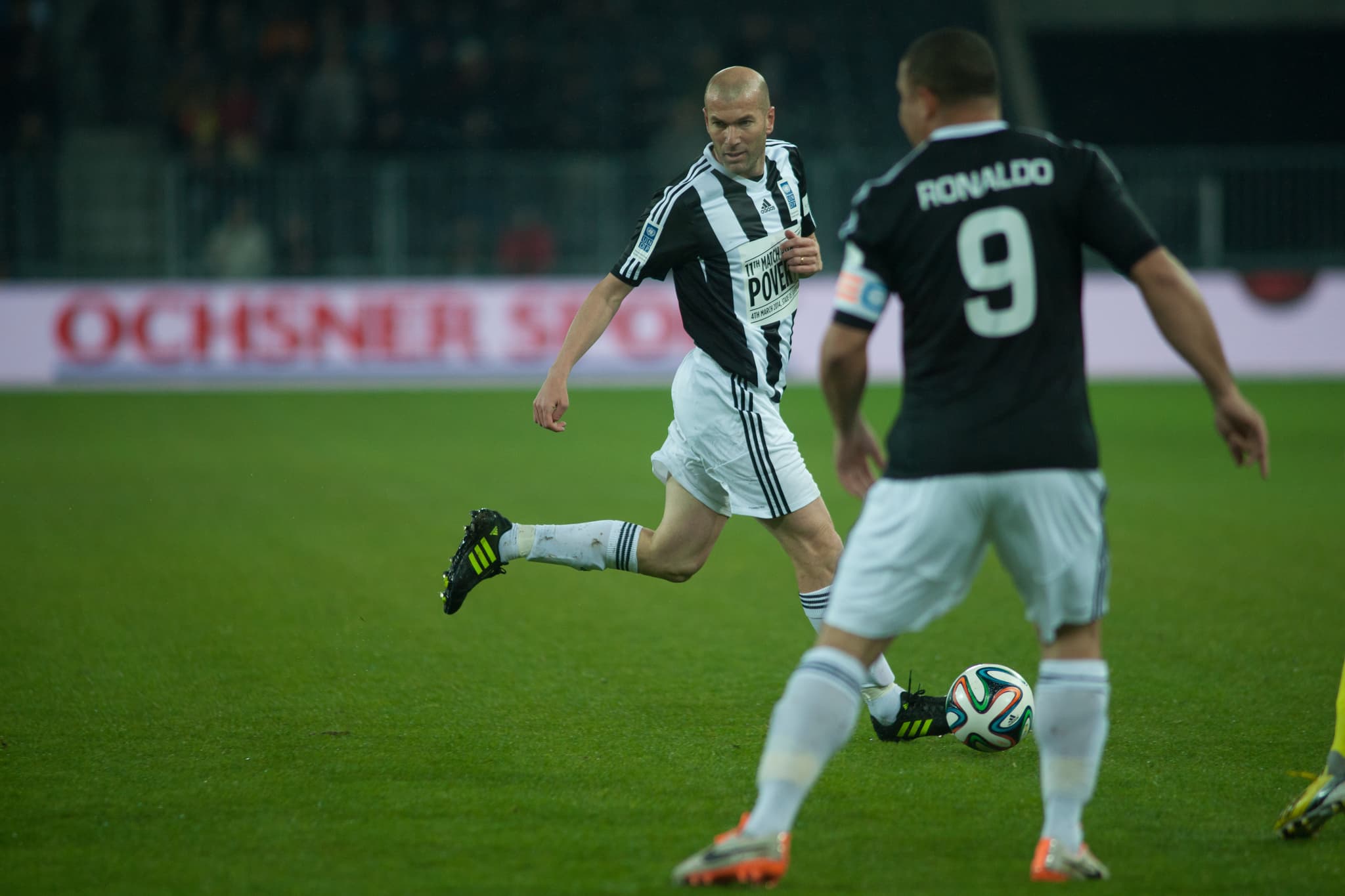 #7 Zinedine Zidane — Top 10 Greatest Football Players of All Time