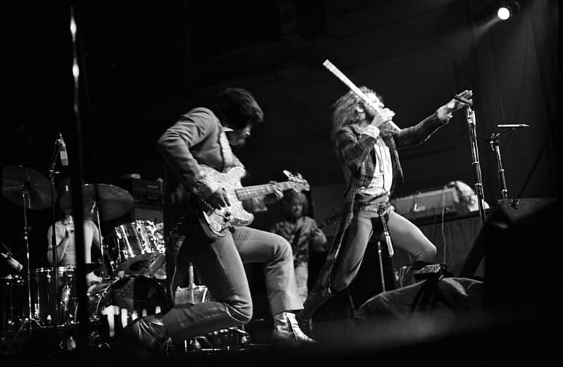 #2 Jethro Tull Wins First-Ever Hard Rock/Metal Grammy Over Metallica (1989) — Top 10 Worst Music Awards Decisions