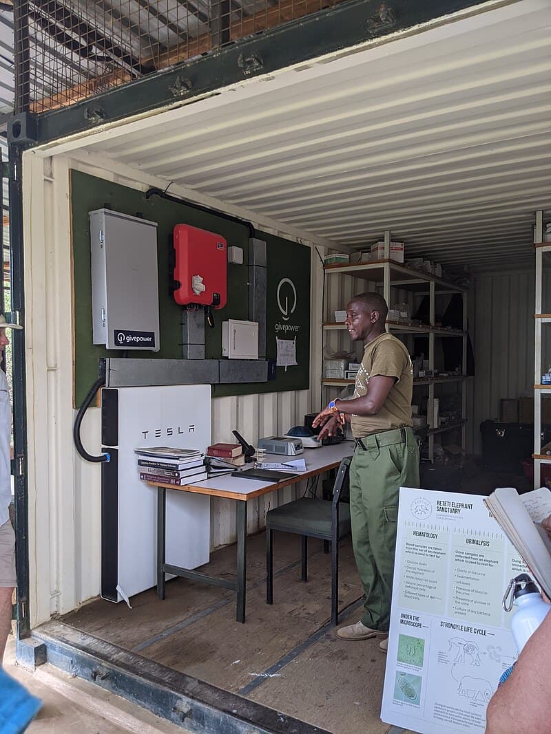 #8 EcoFlow Delta Portable Solar Generator — Top 10 Best Sustainable Living Products