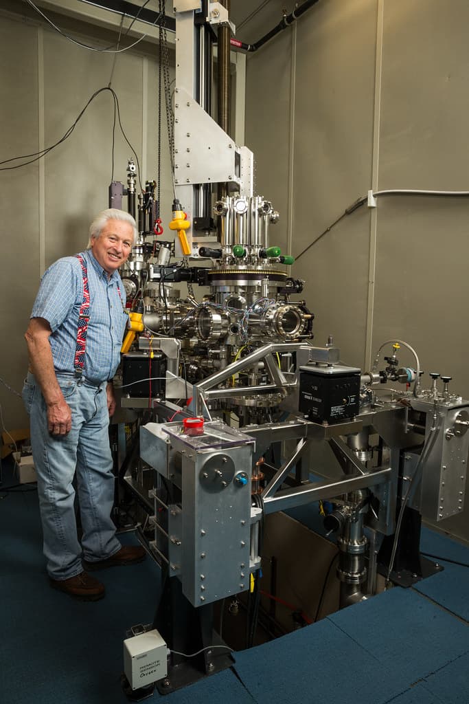 #9 Scanning Tunneling Microscope — Top 10 Best Scientific Instruments Ever Built