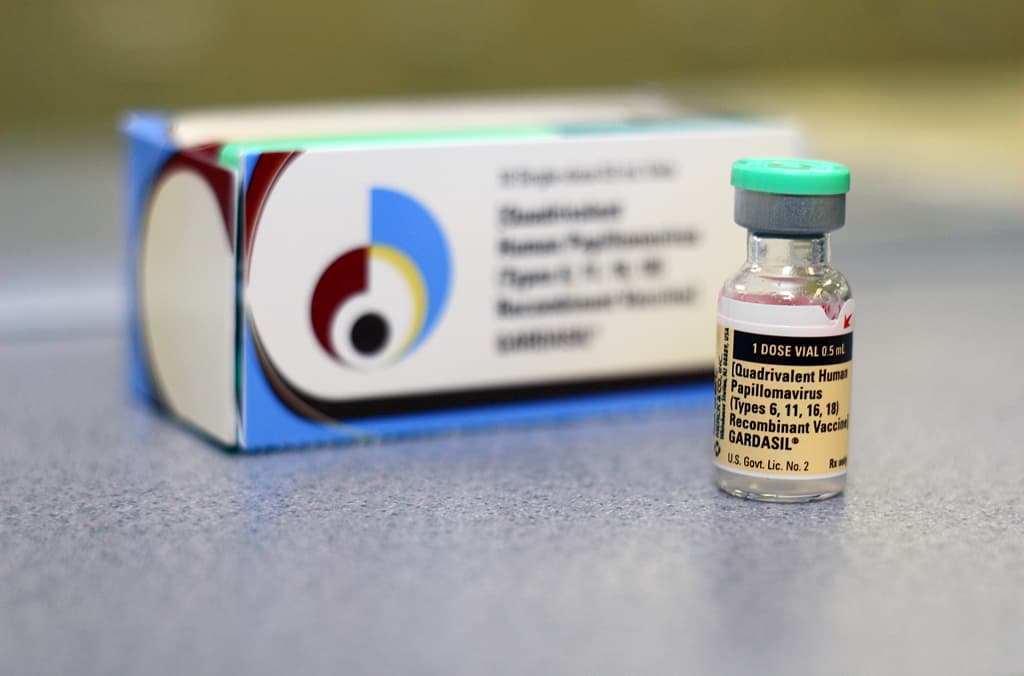#6 HPV Vaccine — Ian Frazer and Jian Zhou (2006) — Top 10 Best Vaccine Breakthroughs in History