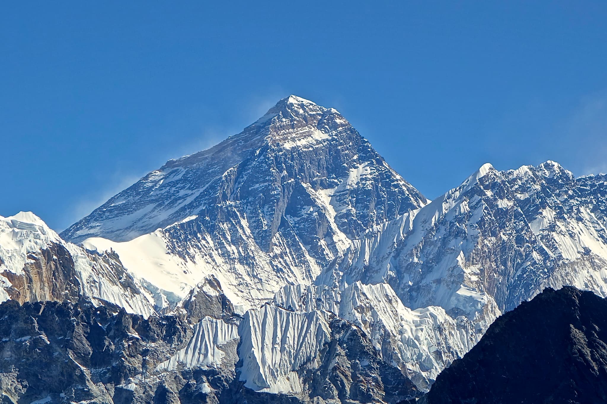 #5 Mount Everest, Nepal/China — Top 10 Most Stunning Natural Wonders