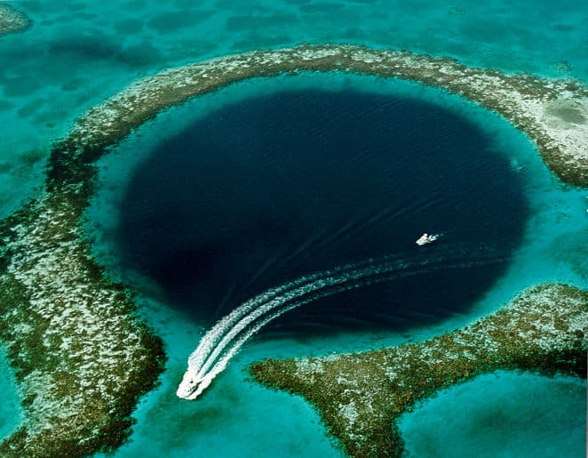 #2 Great Blue Hole, Belize — Top 10 Best Diving Ecosystems