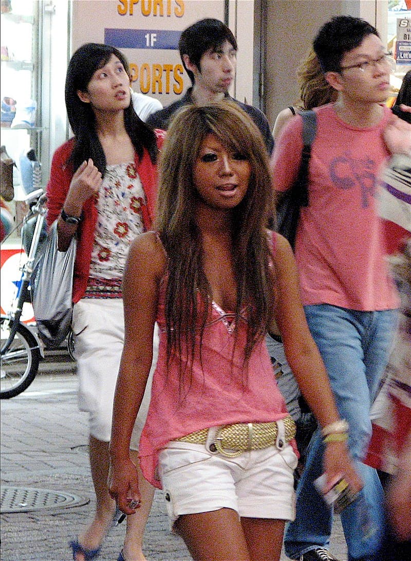 #3 Model Collapse Chain Reaction at New York Fashion Week — Top 10 Worst Fashion Week Moments 2026