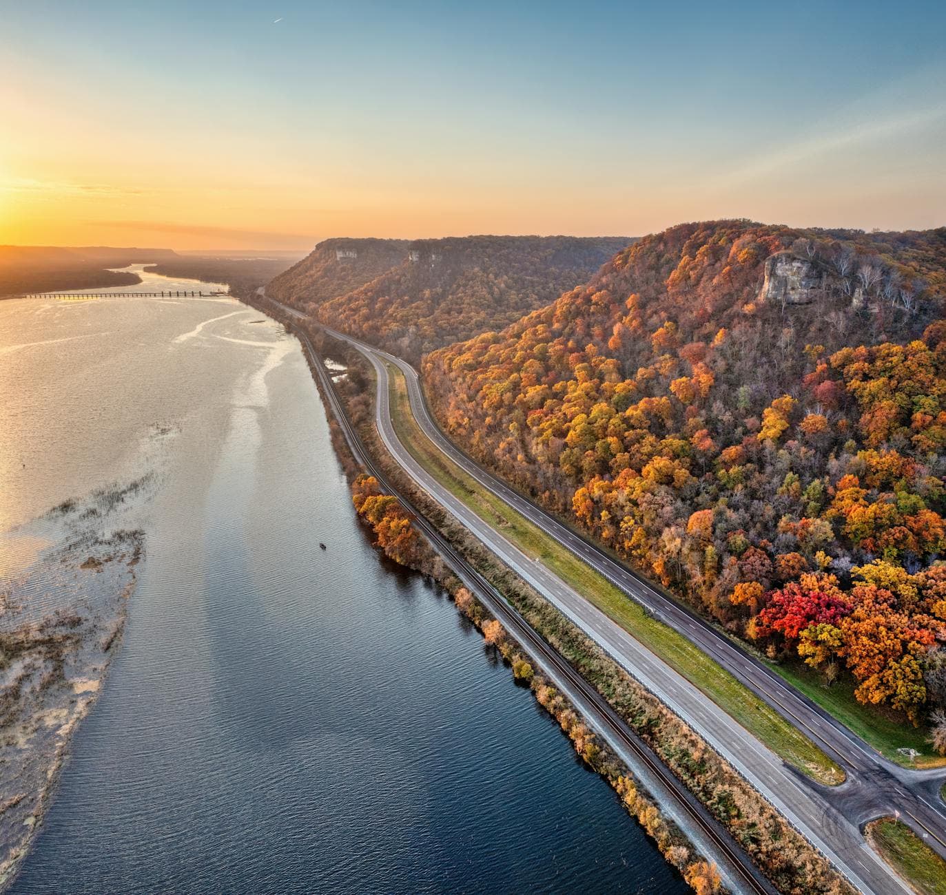 #7 Great River Road — Top 10 Road Trips in the USA 2026