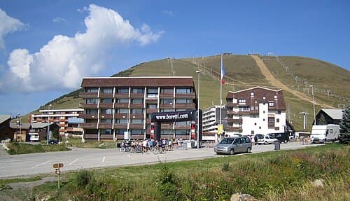 #6 Alpe d'Huez — Top 10 Ski Resorts in the French Alps 2026