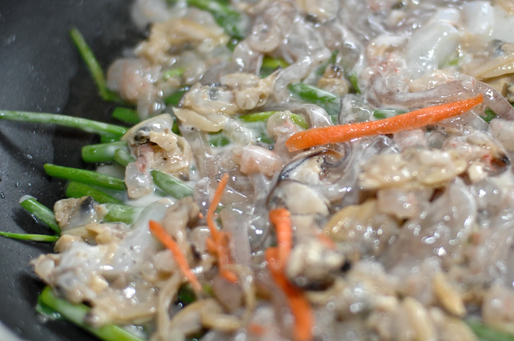 #6 Haemul Pajeon — Top 10 Korean Traditional Foods