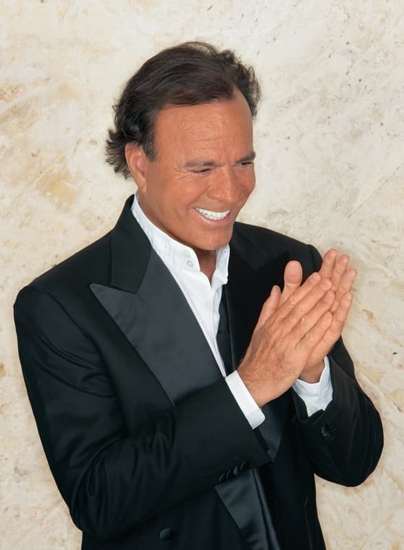 #4 Julio Iglesias — Top 10 Spanish Musicians and Bands