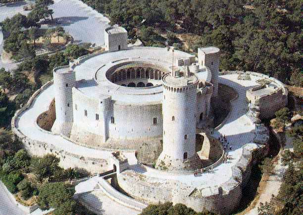#5 Castillo de Bellver — Top 10 Castles in Spain