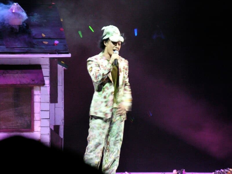 #6 Eason Chan (陳奕迅) — Top 10 Chinese Music Acts & Pop Stars