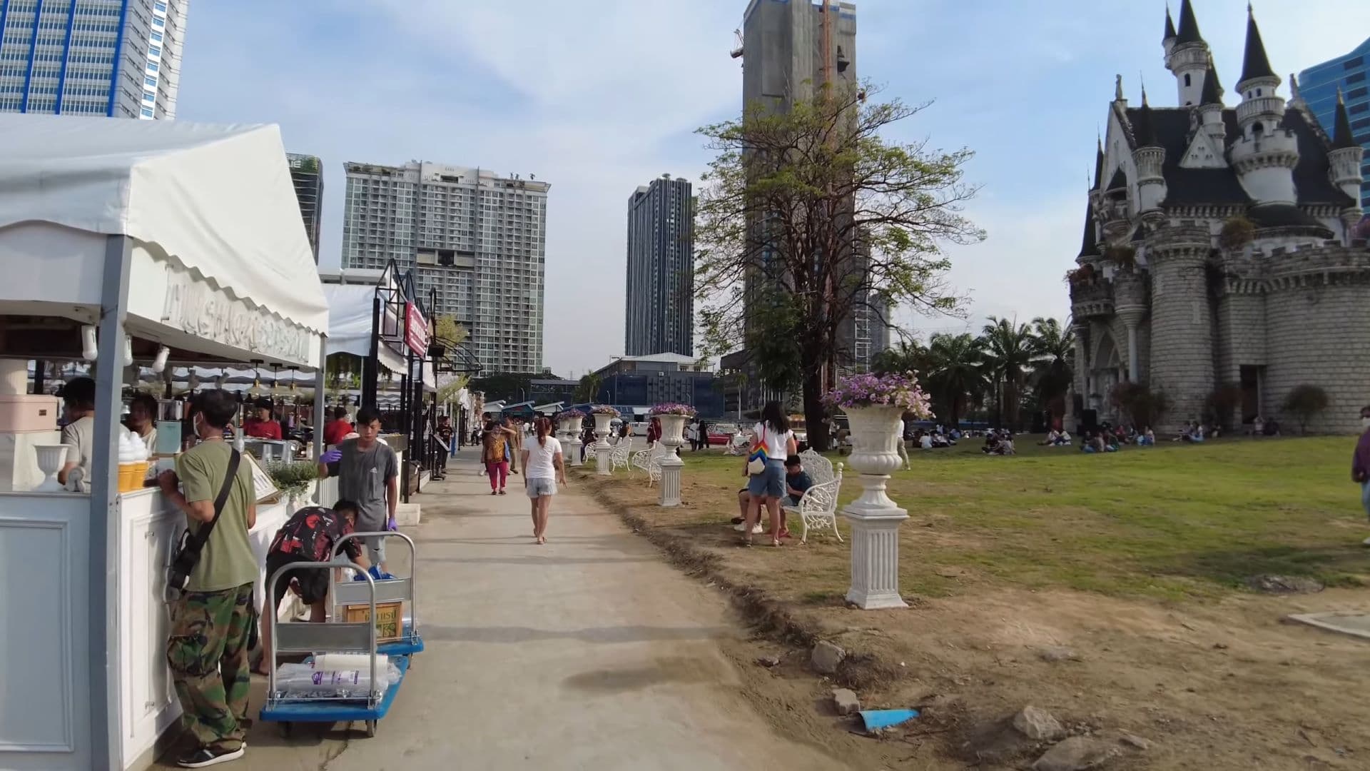 #1 Jodd Fairs (Dan Neramit), Bangkok — Top 10 Night Markets in Thailand in 2026